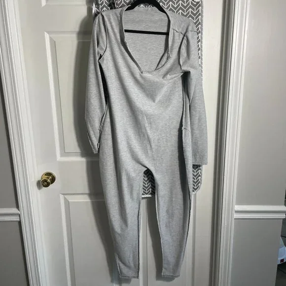 PrettyLittleThing | Longsleeve Grey PLT Jumpsuit - Picture 4 of 8